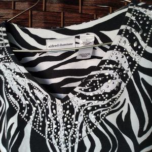 Alfred Dunner Animal Print Ladies top, Sz L